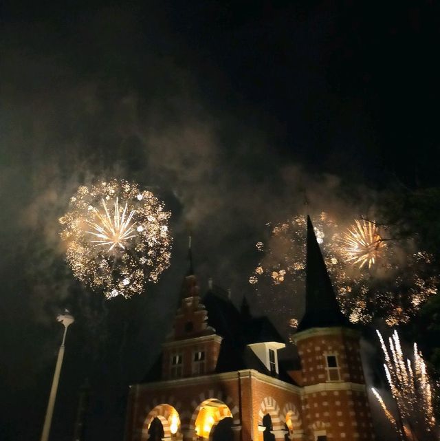 SUMMER NIGHT FIREWORKS