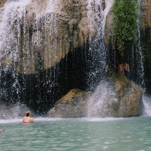 น้ำตกเอราวัณ  Erawan National Park .. 🌳💦