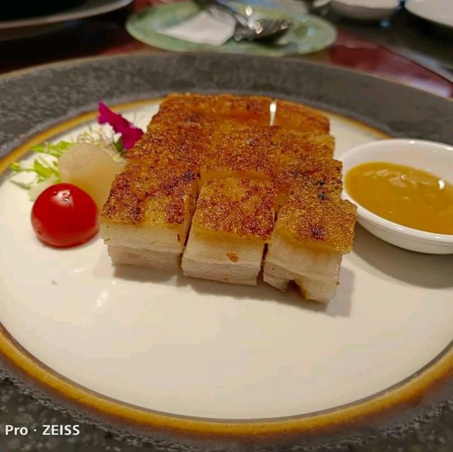 【台北美食】六福萬怡粵亮廣式餐廳，神仙乾坤燒鵝一鵝四吃