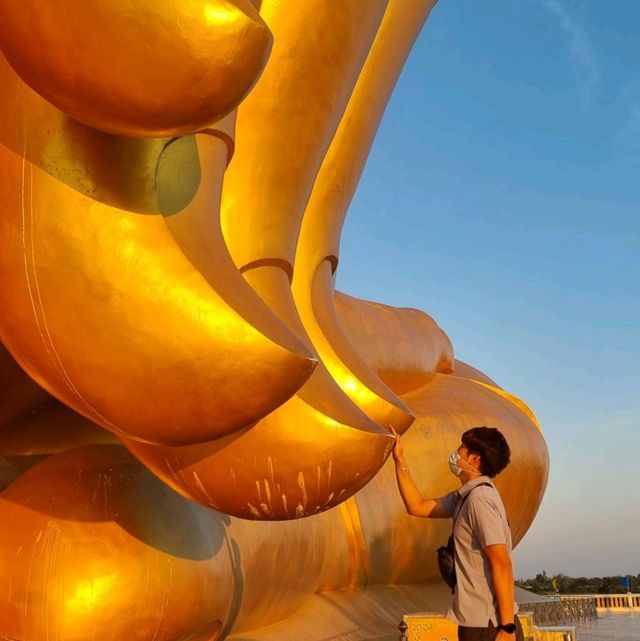 วัดม่วง จังหวัดอ่างทอง