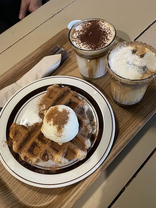 크로플과 커피가 맛있는,동명동 프랭크커핀바