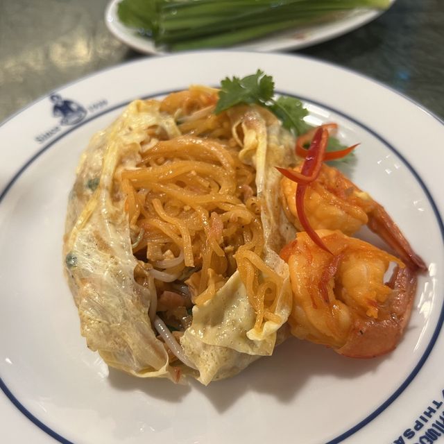 【タイ/バンコク】大人気店がコロナ禍から完全復活！店内飲食可能なパッタイ屋「ティップサマイ プラトゥピー」