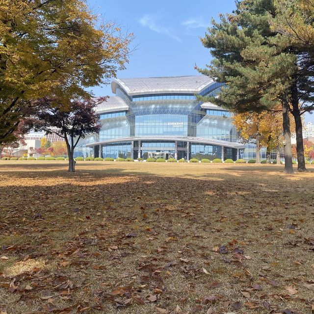 Autumn in Samsung Library