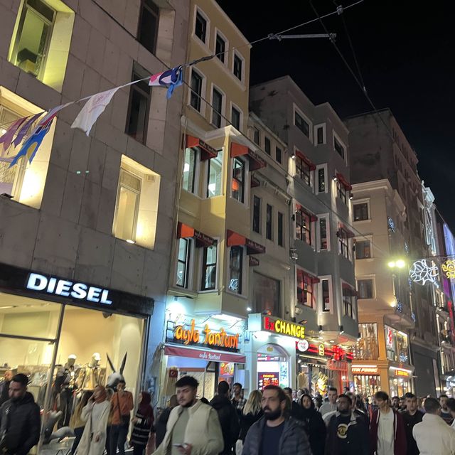 イスタンブール の繁華街にも秋の味覚