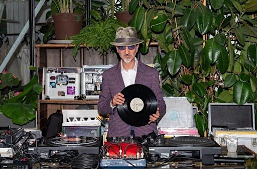 Vynil DJ set con Loris Capone | Hard Rock Cafe Milan