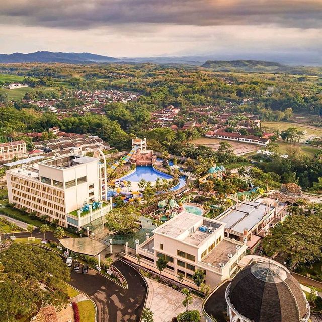 JAMBOOLAND WATER PARK : TULUNGAGUNG