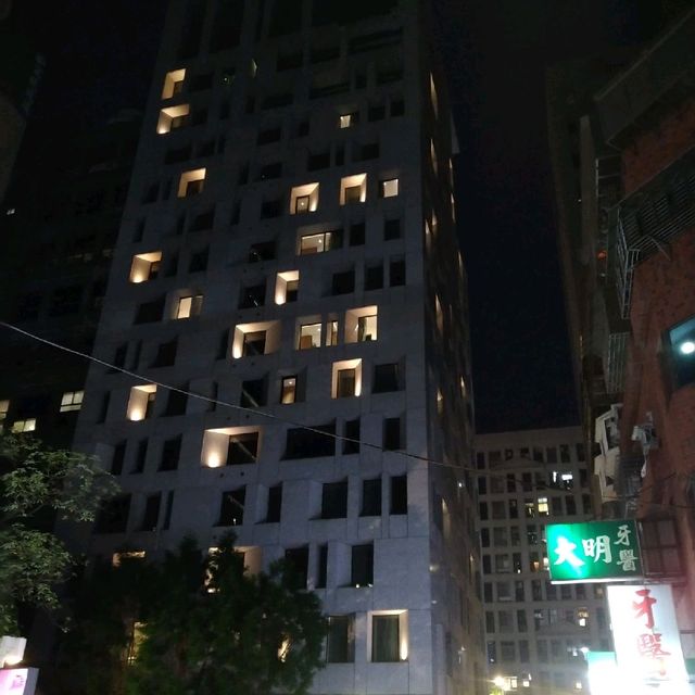 萬豪集團旗下年輕時尚的台北中山雅樂軒酒店