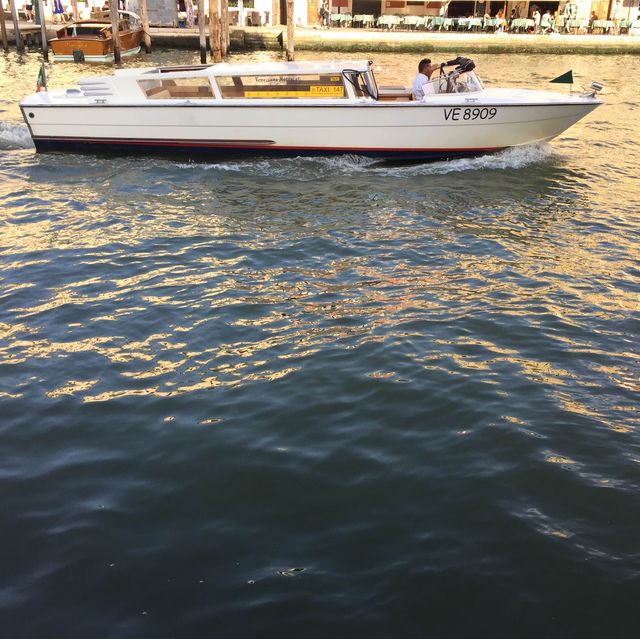 彩色島