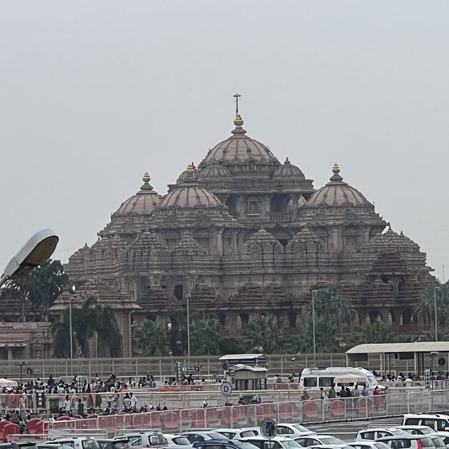 must visit at Delhi - Akshardham 