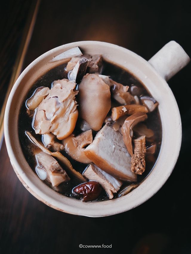 【#尖沙咀美食：望海景嘆肉骨茶🍲✨】