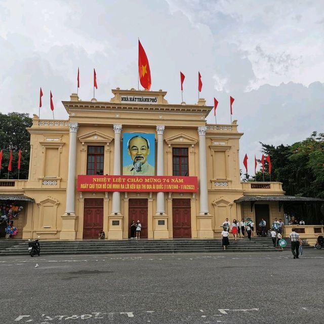 北越海防市必玩景點--海防歌劇院