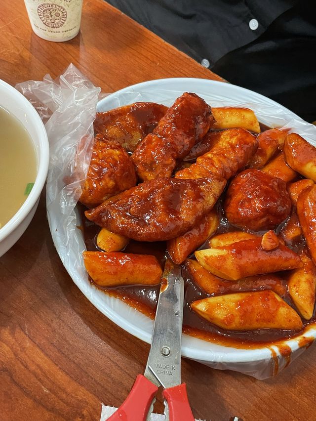 떡볶이투어를 한다면 무조건 “마포 원조 떡볶이”