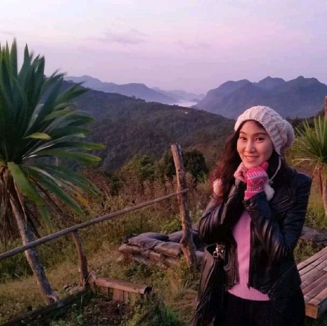 ทะเลหมอกสวยๆยามเช้าบนดอยอ่างขาง 🥰