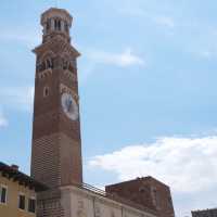 極具特色的當地市場 piazza delle erbe