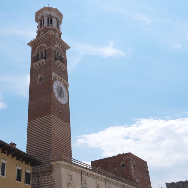 極具特色的當地市場 piazza delle erbe