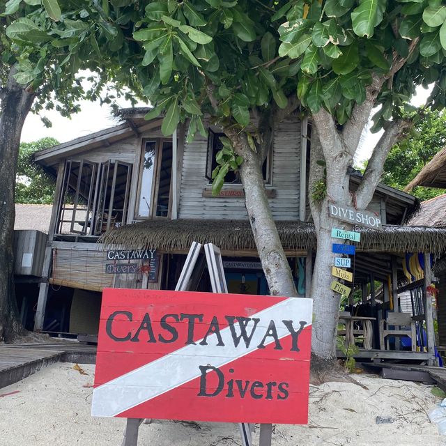 Castaway Divers ห้องพักติดชายหาด หลีแป๊ะ