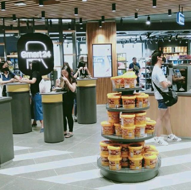  EMart 24 Landed in Jurong Point !