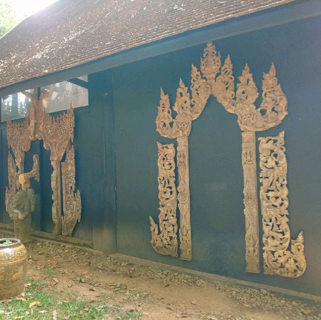 ชมงานไม้แกะสลัก@บ้านดำ