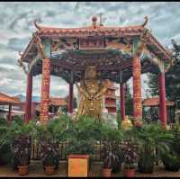 Ten Thousand Buddhas Monastery 