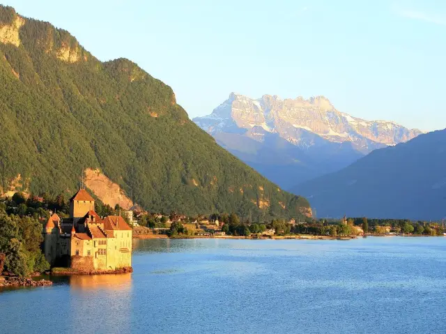 日內瓦湖畔瑞士蒙特勒