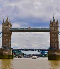World Heritage Site - Journey along the River Thames in England
