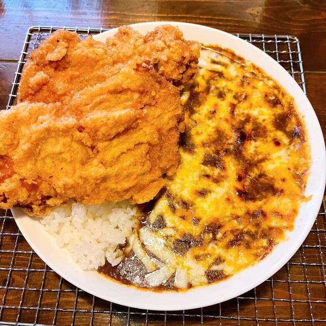 巨大なから揚げとカレーが美味しいお店🍛