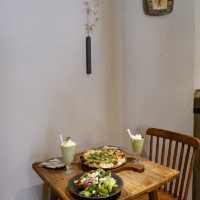 隱於豪宅區的歐式小木屋