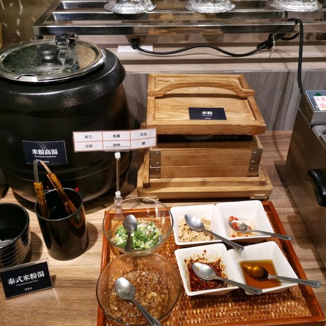 台北車站美食推薦……泰式火鍋吃到飽「藍象廷」…CP值高👍
