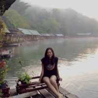 สัมผัสทะเลหมอกยามเช้า ริมแม่น้ำแคว, กาญจนบุรี