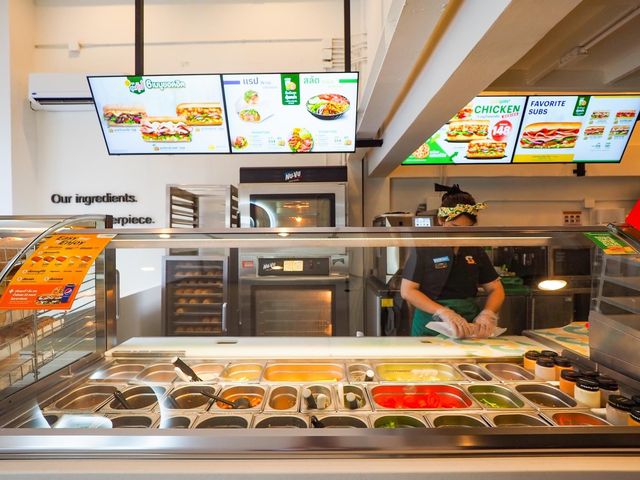 Subway ทองหล่อ