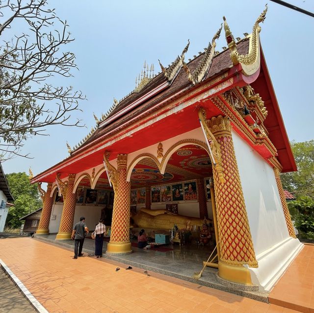 วัดพระธาตุพระบาทโพนสัน Phra that Phrabaht Phonsane