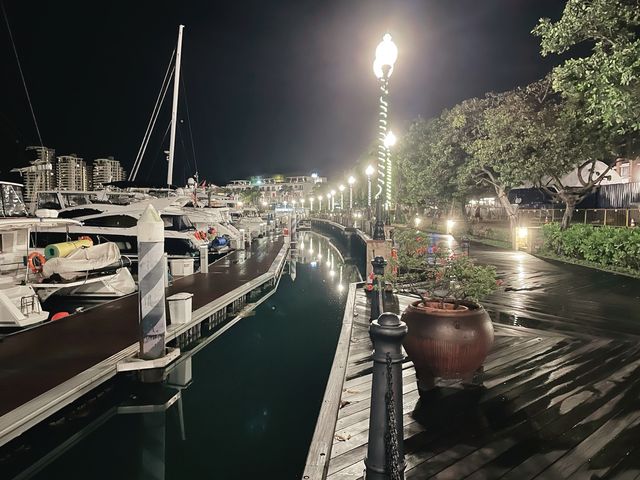 Romantic night stroll along Sentosa Cove