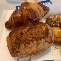 尖沙咀超人氣麵包店🥨🥖🥯門口人龍絡繹不絕