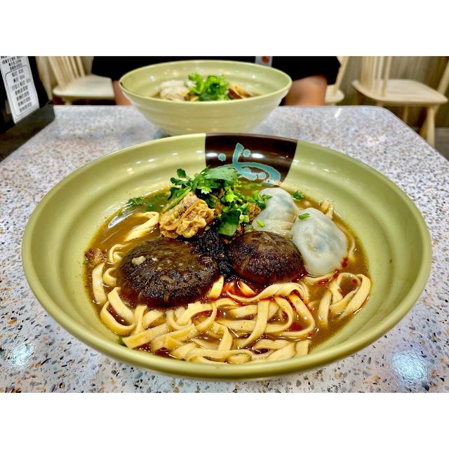 必試深水埗街坊車仔麵檔🍜