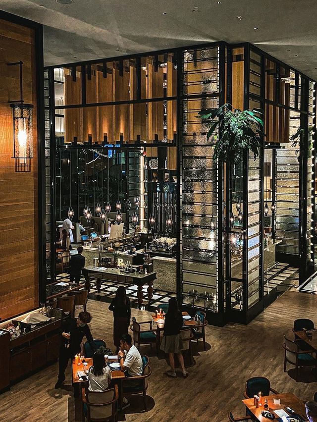 Mirage Bar & Restaurant｜摩登時尚Island Bar🌟情侶約會之選