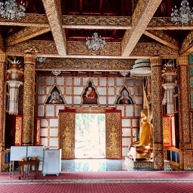 วัดพระพุทธบาทสี่รอย
