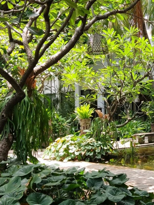 Best tropical garden Hotel Surabaya
