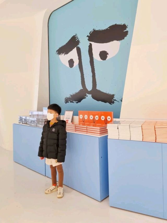 유쾌함이 가득한 장 줄리앙전시