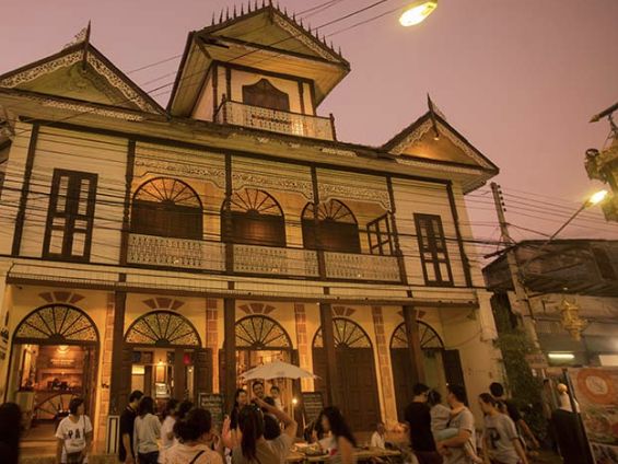 ถนนคนเดินกาดกองต้า✨