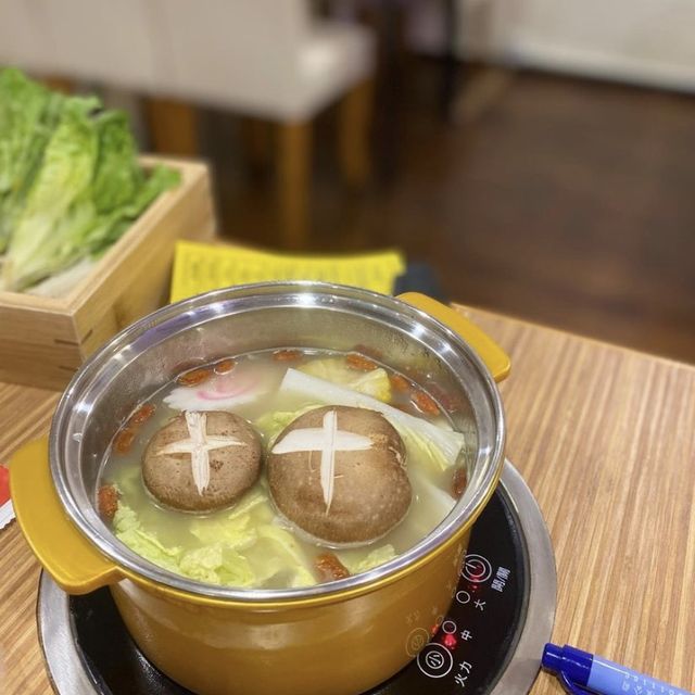 灣仔回頭率極高午市火鍋放題。一人一鍋乾淨衛生