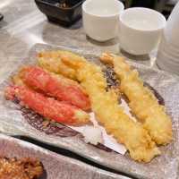 食物款式豐富又抵食嘅午市放題