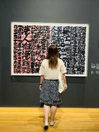 【香港博物館好去處】 M+ 視覺文化博物館｜簡約工業風打卡一流。衝擊視覺的藝術之旅