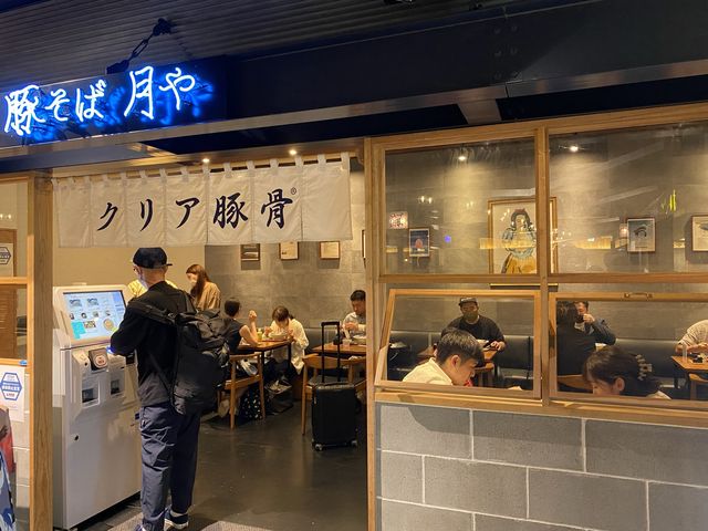 福岡の締めはラーメンでしょ？『ラーメン滑走路』