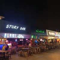 แหล่งช้อปปิ้งยามราตรี ตลาดอินดี้ โชคชัย4