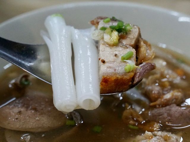 ข้าวต้มแห้งร้านอร่อย ร้านดัง เมืองภูเก็ต