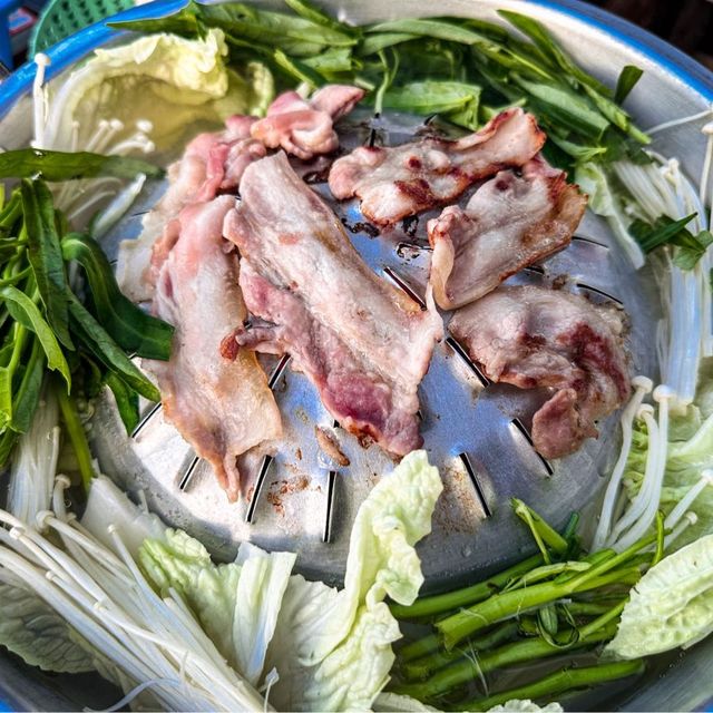 ป่า โป่ง ดอย อ.เชียงดาว กลางคืนชมดาว กลางวันชมเขา ป่า โป่ง ดอย อ.เชียงดาว กลางคืนชมดาว กลางวันชมเขา