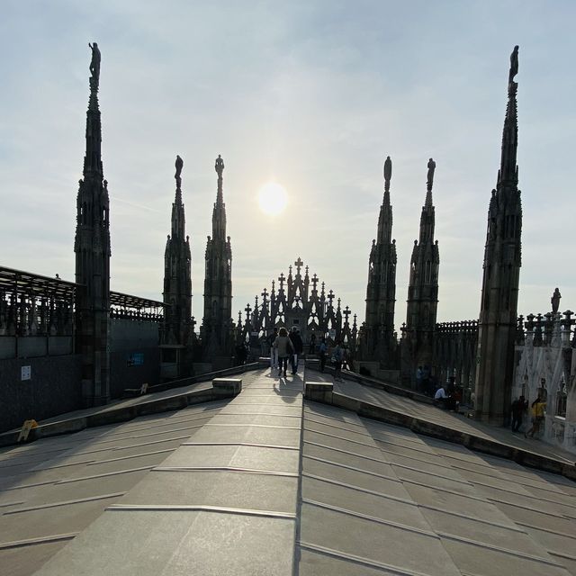 THE GRAND MARBLE PINNACLES 