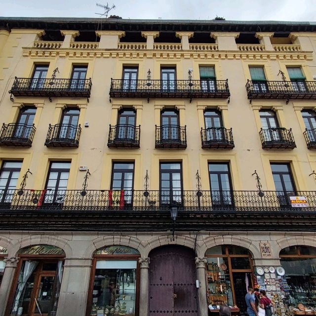 Square of Segovia 