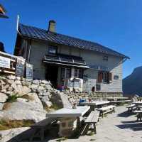 Great Hike to 'Boval cottage' in Switzerland 