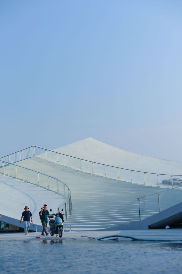 Haikou's newly popular seaside tourist attraction - Sky Mountain Inn
